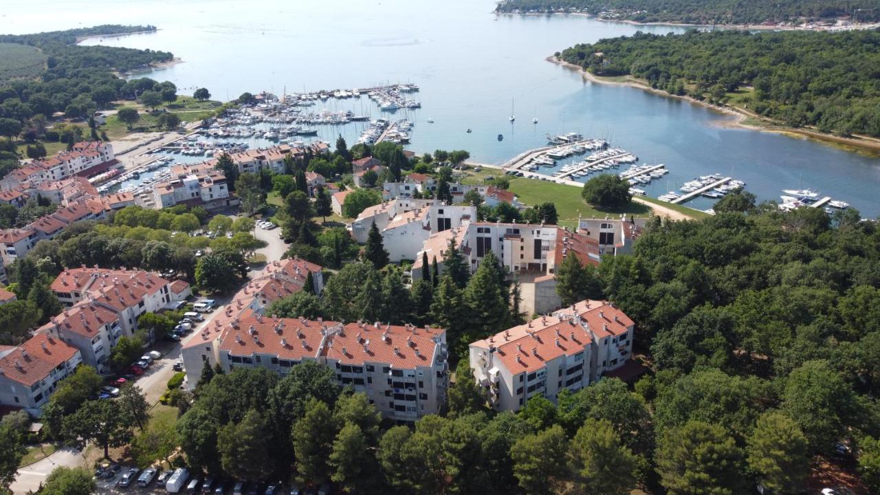 Apartman Pirol - Pure Enjoyment & Relaxation Lägenhet Poreč Exteriör bild